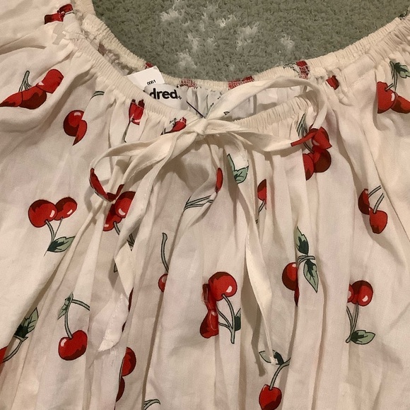 Charming Cherry Print Cotton Dress NWT Size Small - Picture 4 of 16